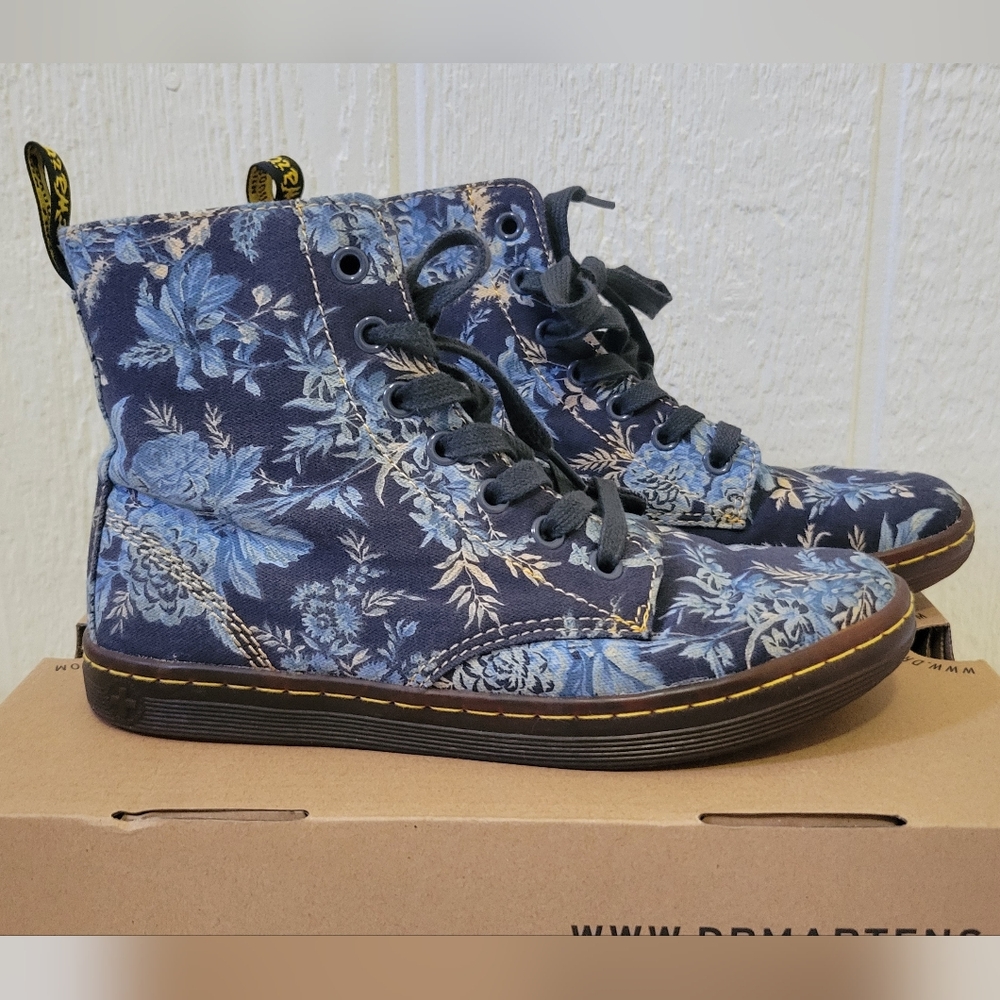 Dr.Martens Hackney Blue Jouy Floral Fine Canvas Boots Size 6